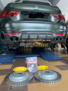 BMW M4 - Rear Brake System Replacement (Brembo)